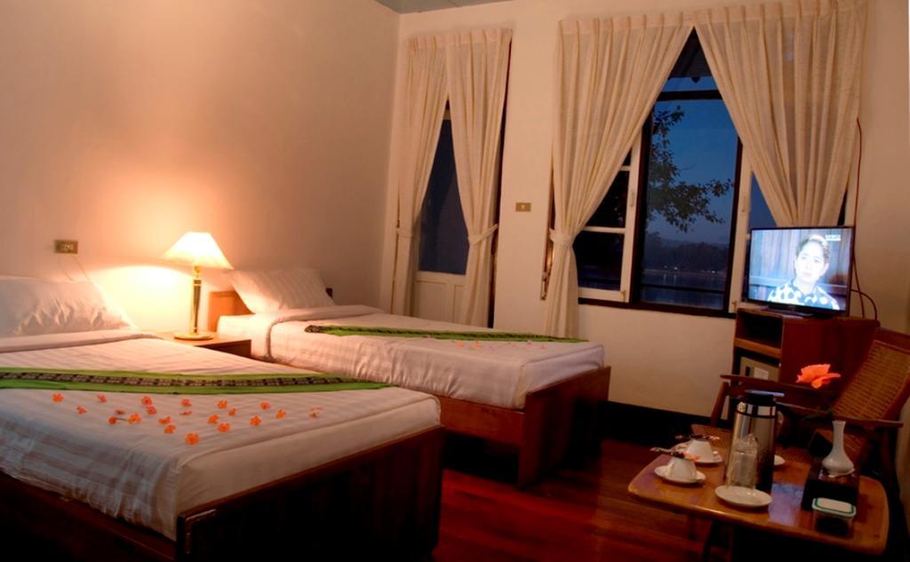 Global Grace Pindaya Hotel Room photo